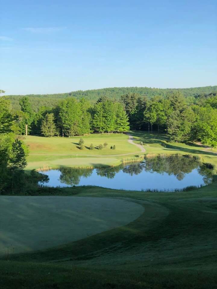 Hole 10 pond in morning